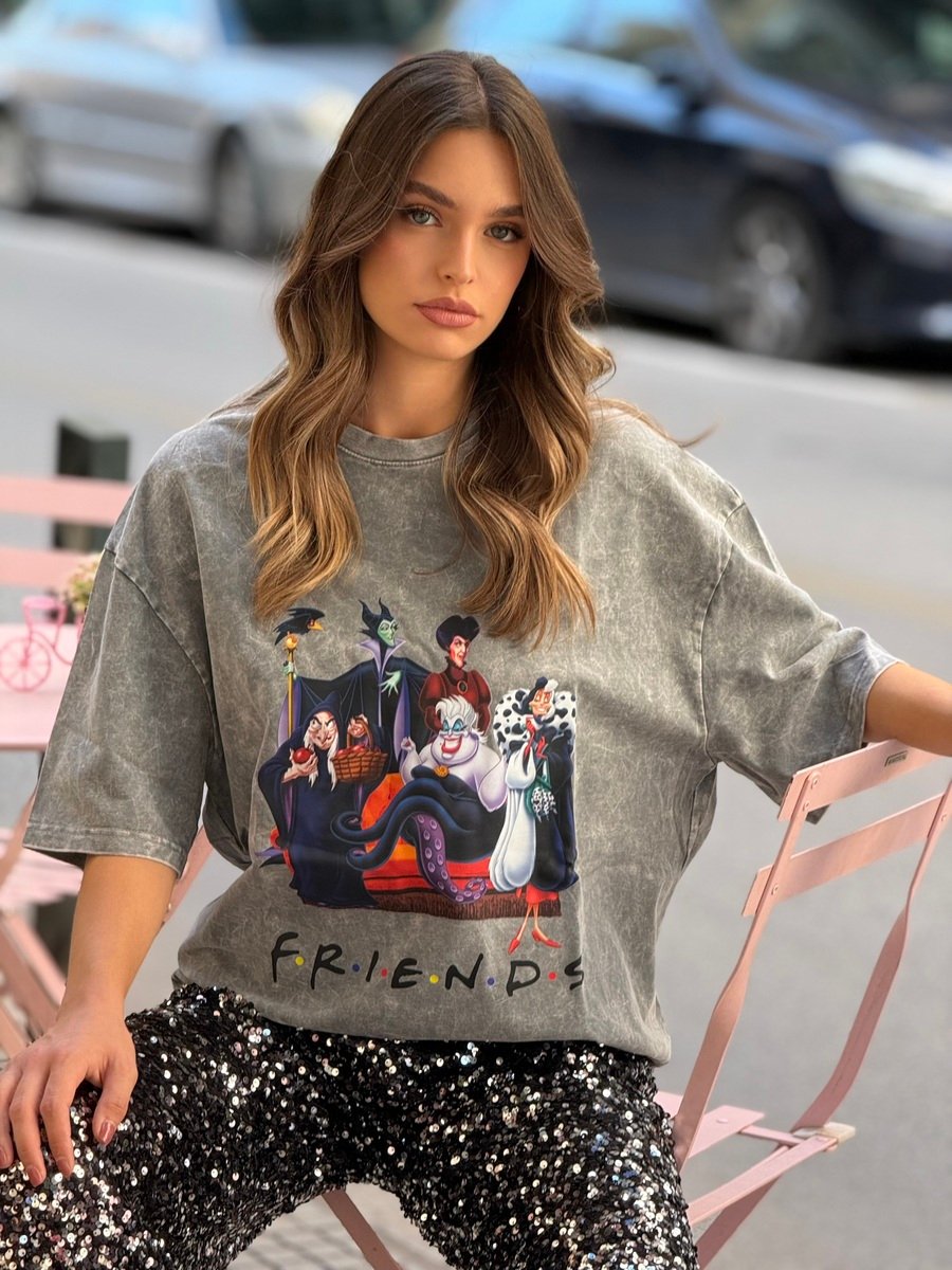 main-6166 Ανθρακί πετροπλυμένο oversized T-shirt Disney Villains, φορεμένο